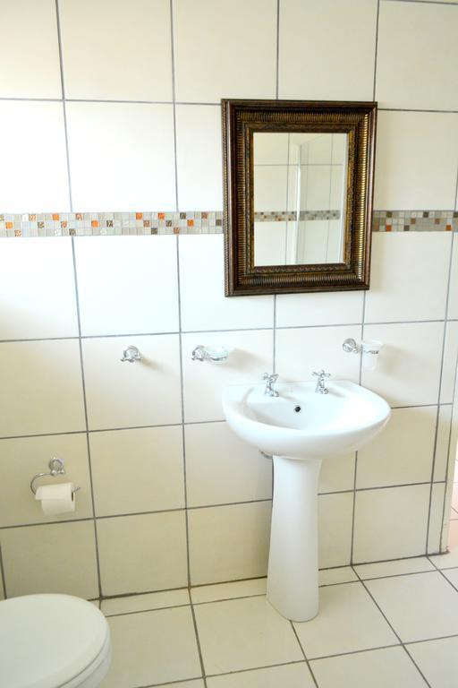 Jakobs Guesthouse & Cottage Іст-Лондон Номер фото